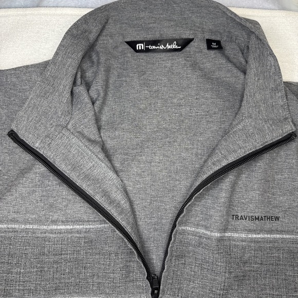 TravisMathew Men's Medium Gray Heather Quarter Zip Pullover - Picture 7 of 10